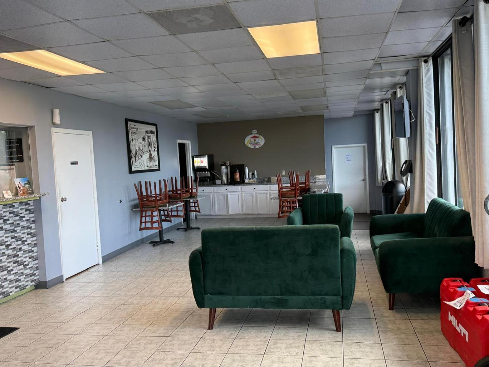 فندق Super 8 By Wyndham ماناساس المظهر الخارجي الصورة
