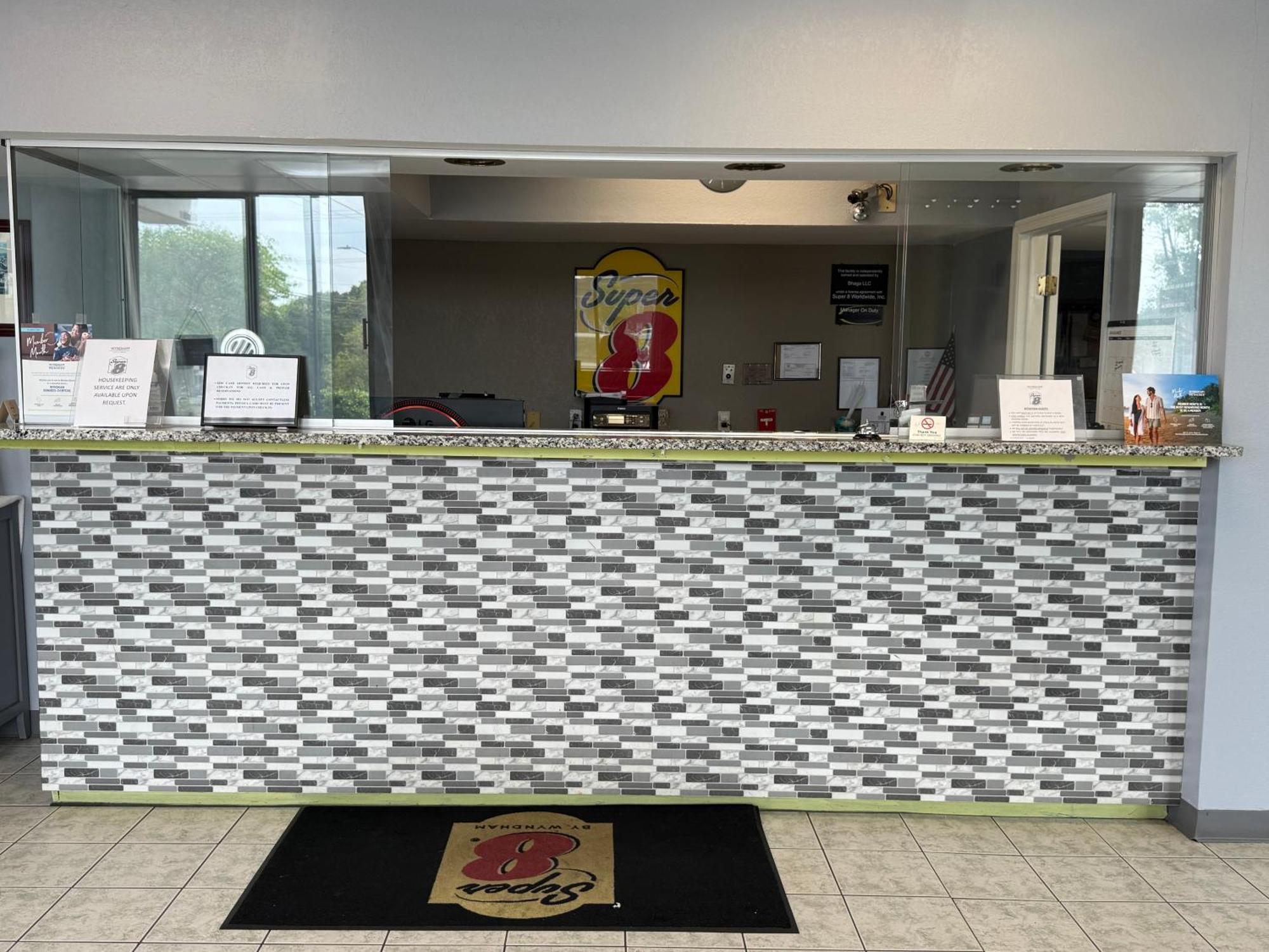 فندق Super 8 By Wyndham ماناساس المظهر الخارجي الصورة